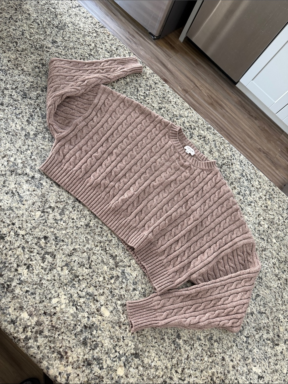 Le Lis Cable-Knit Crewneck Sweater in Dusty Mauve